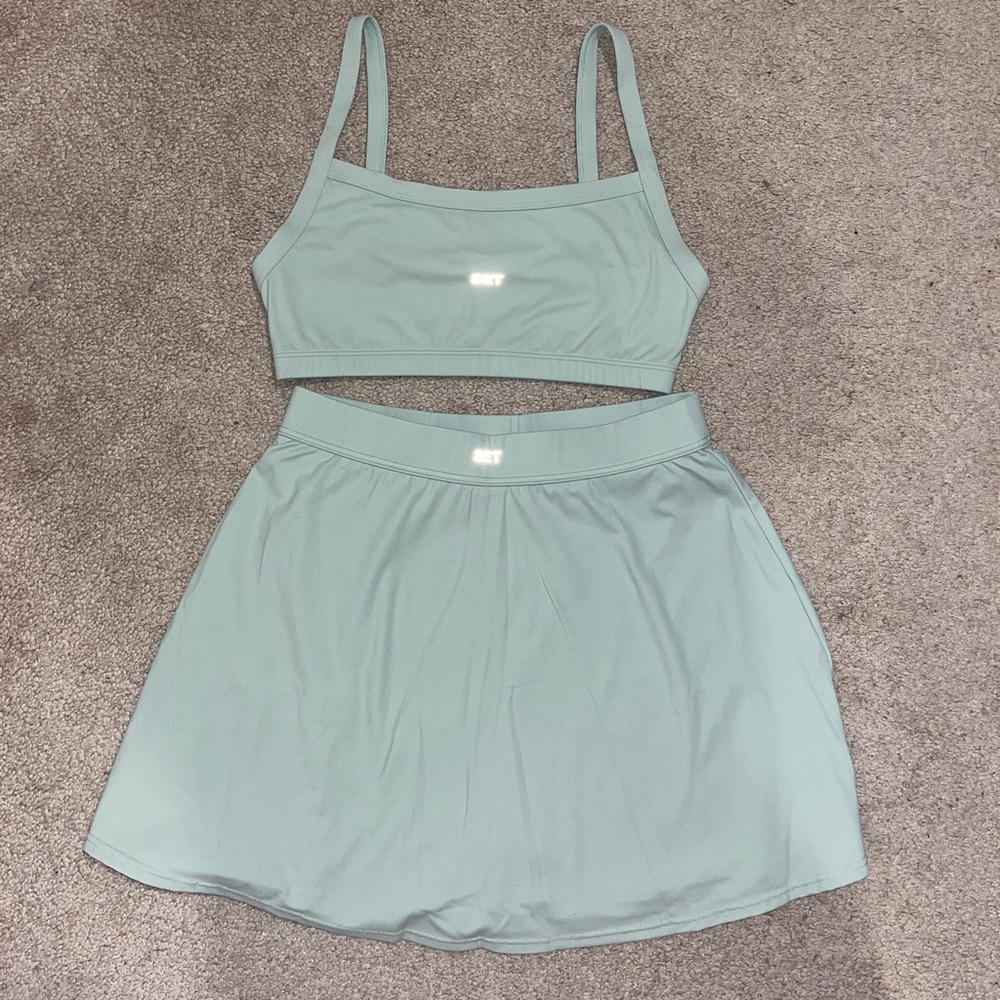 Set Active Sporty Skirt and Scoop Bra in Vice